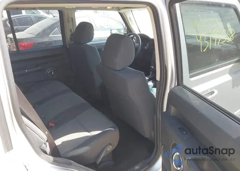 2010 Jeep Commander Sport z USA, uszkodzony, nr VIN 1J4RG4GK3AC130074